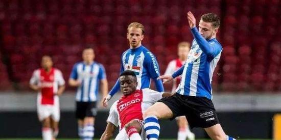 史諾還與助 史諾還與助