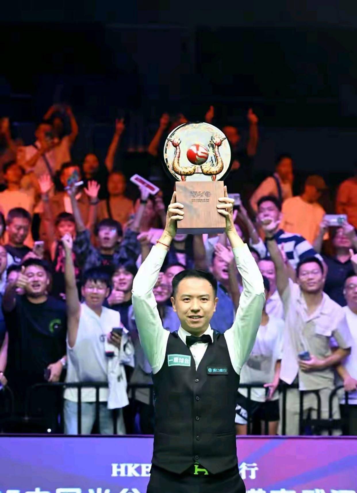 抱以更大的 抱以更大的